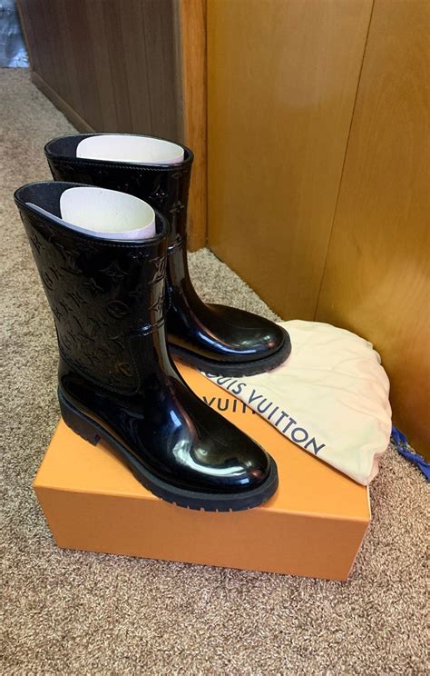 do louis vuitton rain boots run small